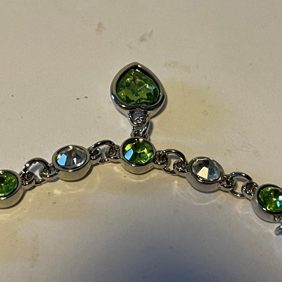 Lt Green Charm Link Women's Bracelet with Heart Charm NEW - Picture 3 of 4